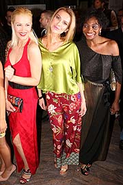 Abendkleider von Hosana Charmite (&copy;Foto: Martin Schmitz)